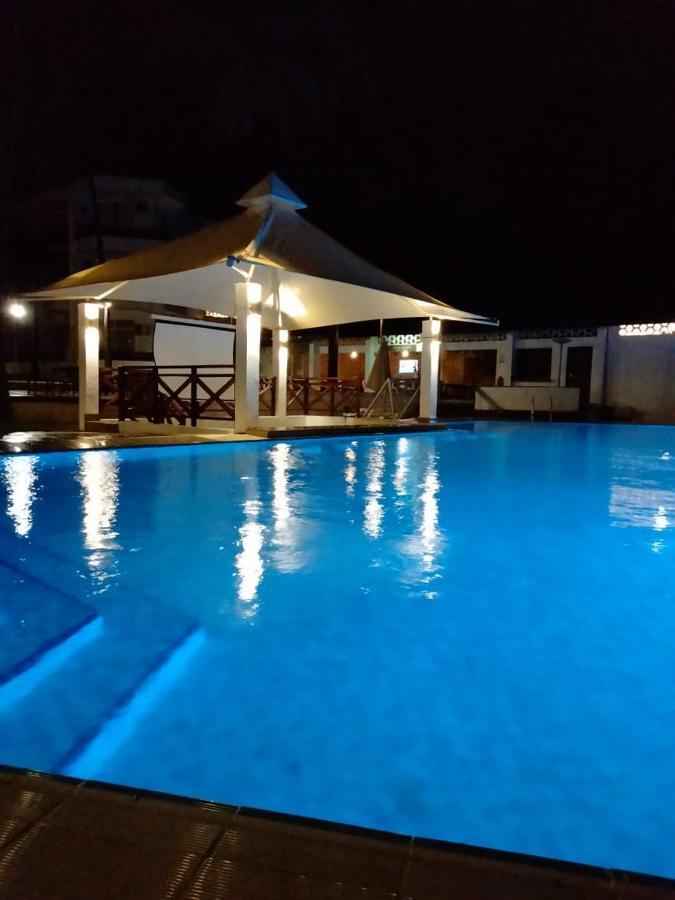 Kenya Bay Beach Hotel Bamburi Buitenkant foto
