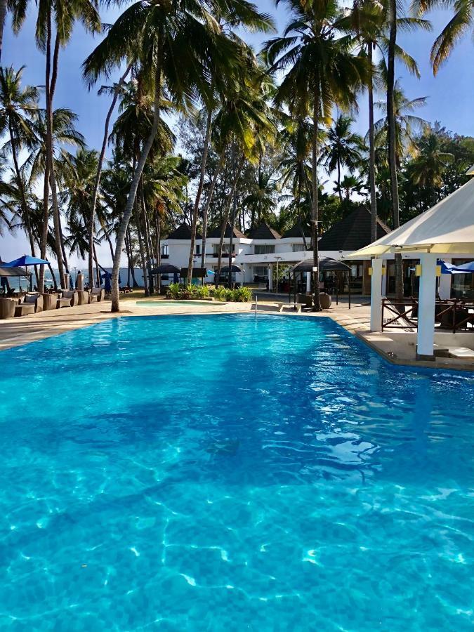 Kenya Bay Beach Hotel Bamburi Buitenkant foto