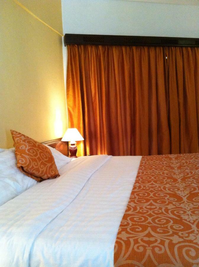 Kenya Bay Beach Hotel Bamburi Buitenkant foto